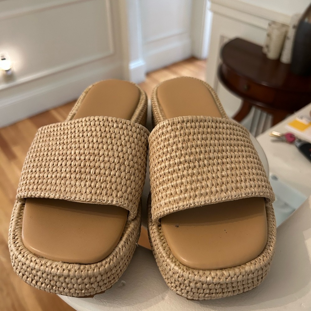 Women's Tan Slide Sandals